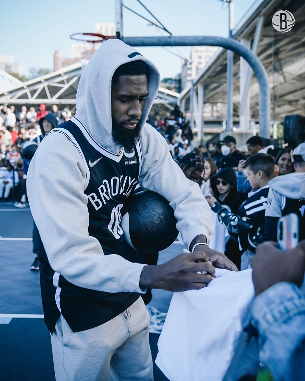 包含那不勒斯训练开放日，加时末段主帅复盘引欢呼，NBA常规赛在即，球队文化再被提及的词条