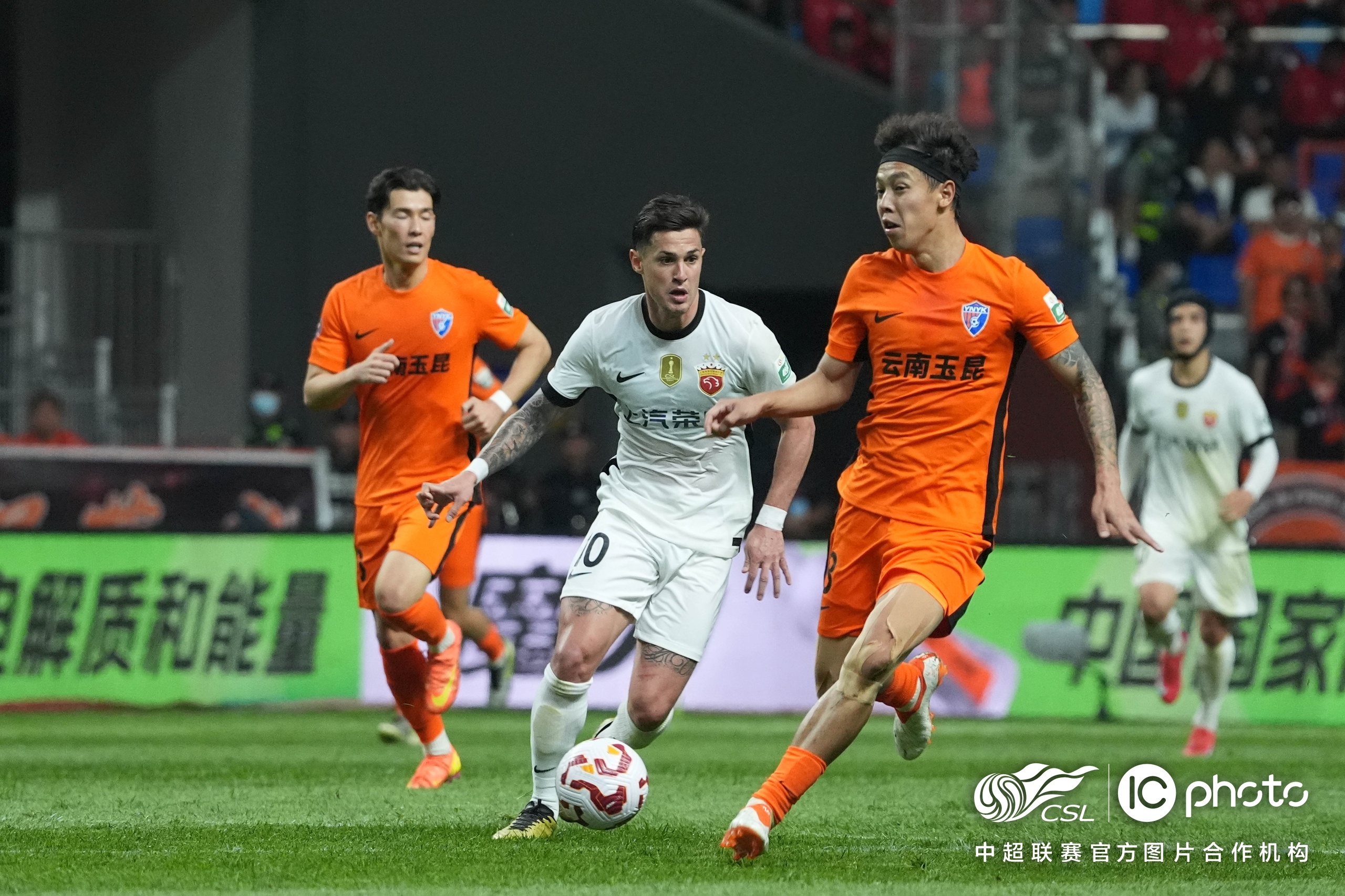 九游网页版入口-赛地聚焦——足总杯赛后热度飙升，里昂迎来里程碑，气氛紧张，球探报告显示潜力的简单介绍