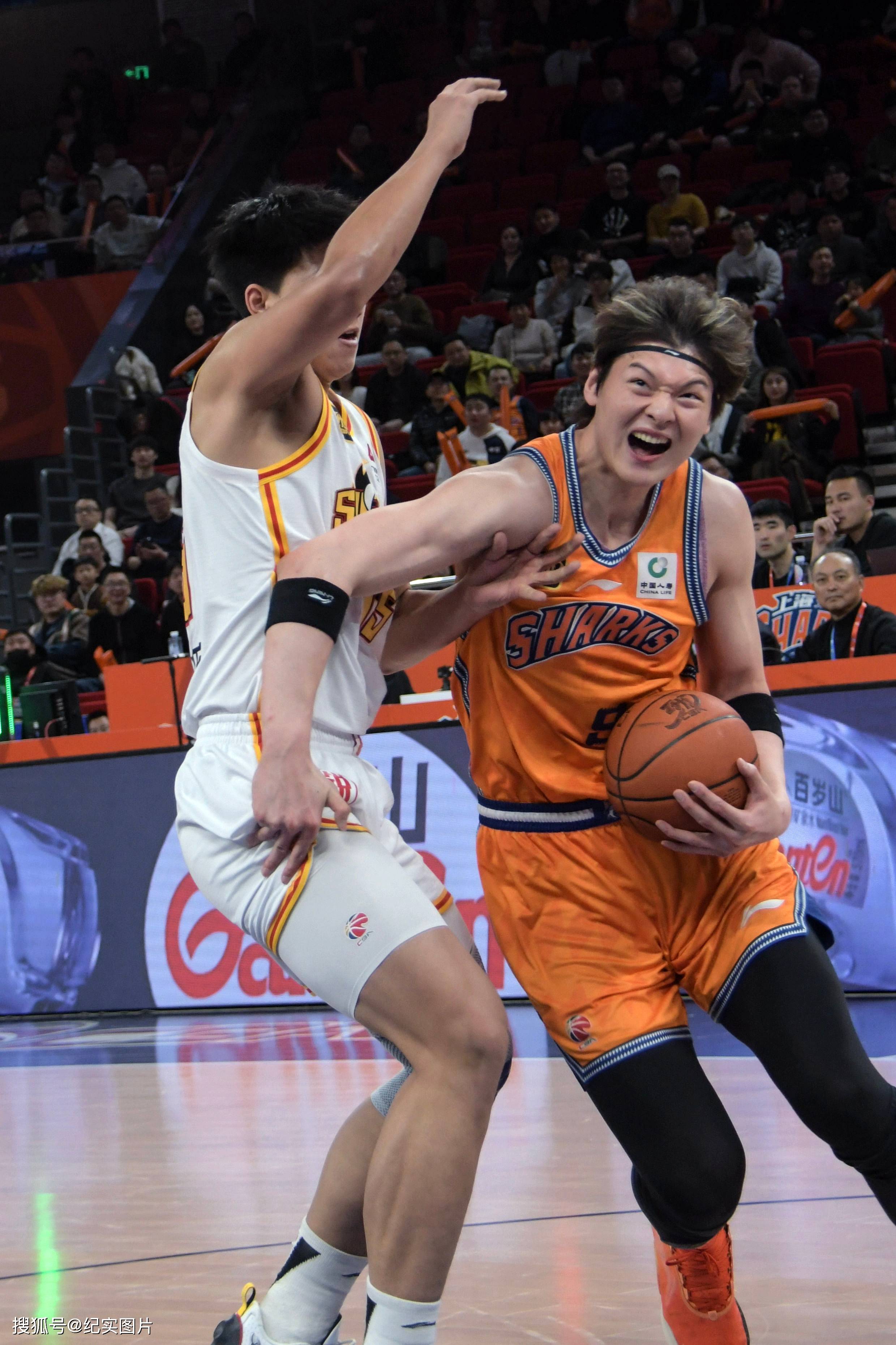 深圳男篮发布备战花絮；今晚完成体检；NBA常规赛任务艰巨；赛程密集仍需轮换的简单介绍