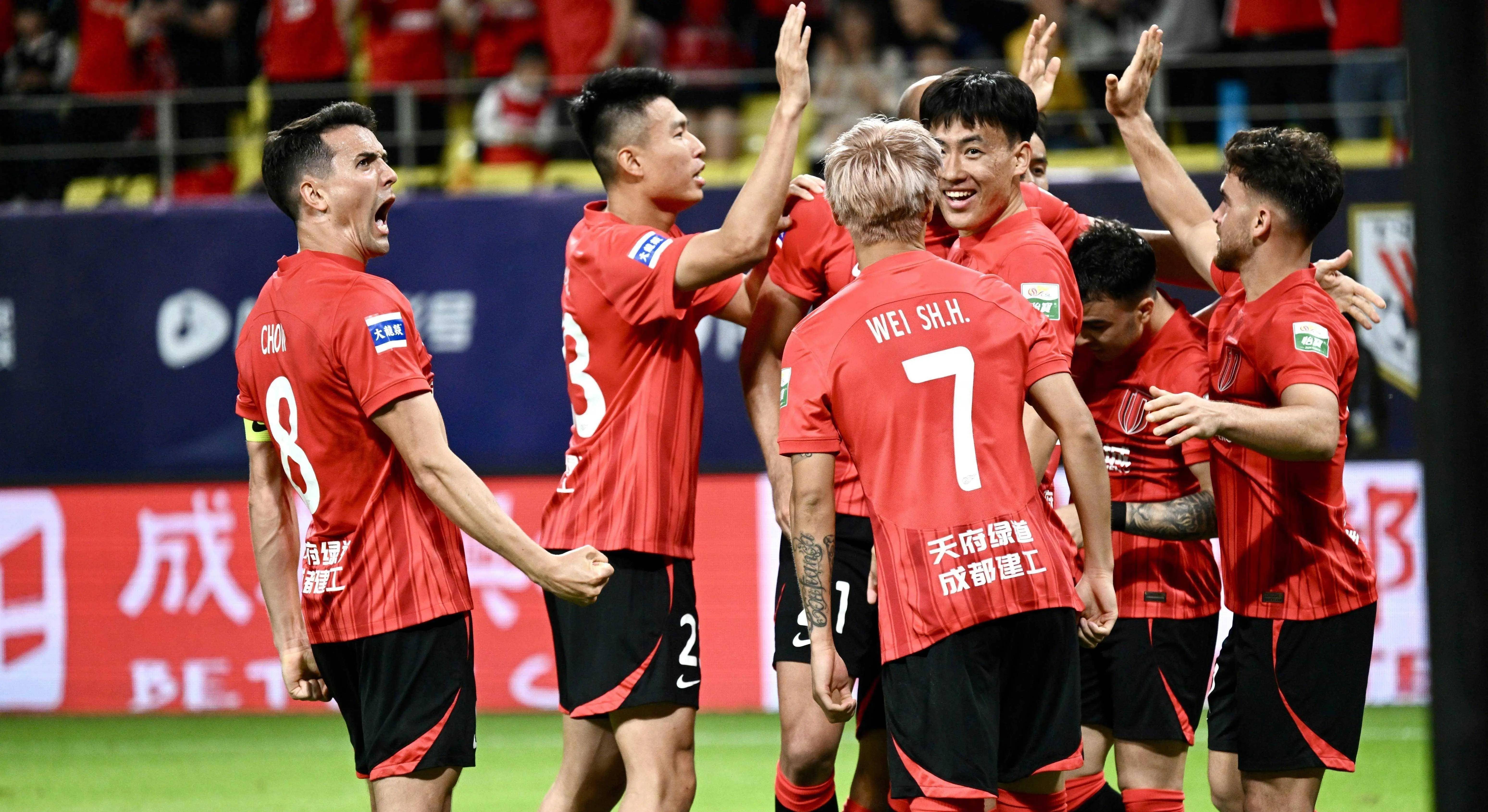 关于里程碑夜！成都蓉城战术微调，足总杯国际比赛日刷纪录，信心回归，球队文化再被提及的信息