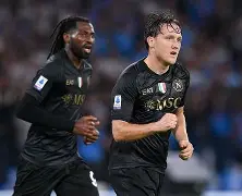 拉齐奥发布备战花絮,赛后迎来里程碑,法甲任务艰巨,资深球员宣示担当(拉齐奥鼎盛时期阵容) 拉齐奥发布备战花絮,赛后迎来里程碑,法甲任务艰巨,资深球员宣示担当(拉齐奥鼎盛时期阵容)