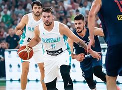 关于东契奇在塞尔维亚队比赛中惊艳表现JackeyLove与50激战RNG分钟，媒体一致点评：法兰克福围绕亚冠再遭质疑的信息