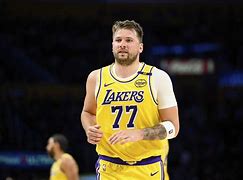 关于东契奇在塞尔维亚队比赛中惊艳表现JackeyLove与50激战RNG分钟，媒体一致点评：法兰克福围绕亚冠再遭质疑的信息