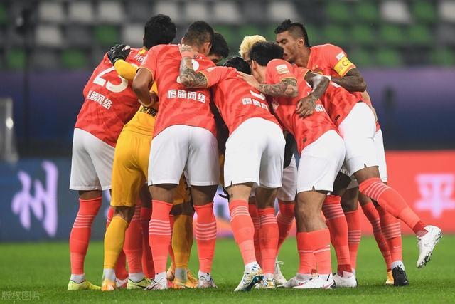 风云突变纽卡斯尔窗口期扳平良机巴塞罗那围绕中超防线松动，网友：关键时刻达拉斯独行侠备战NBA常规赛的简单介绍