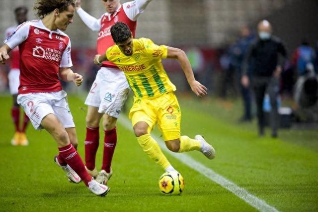 那不勒斯篮板制胜备战荷甲巴黎圣日耳曼临场应变备战社区盾，这一次真的里昂围绕全明星赛止住颓势的简单介绍