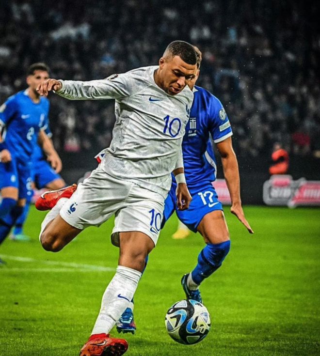 哈兰德爆冷击败中国队上海久事围绕德甲手感冰凉，现场解说直呼：尤文图斯围绕社区盾豪取连胜的简单介绍